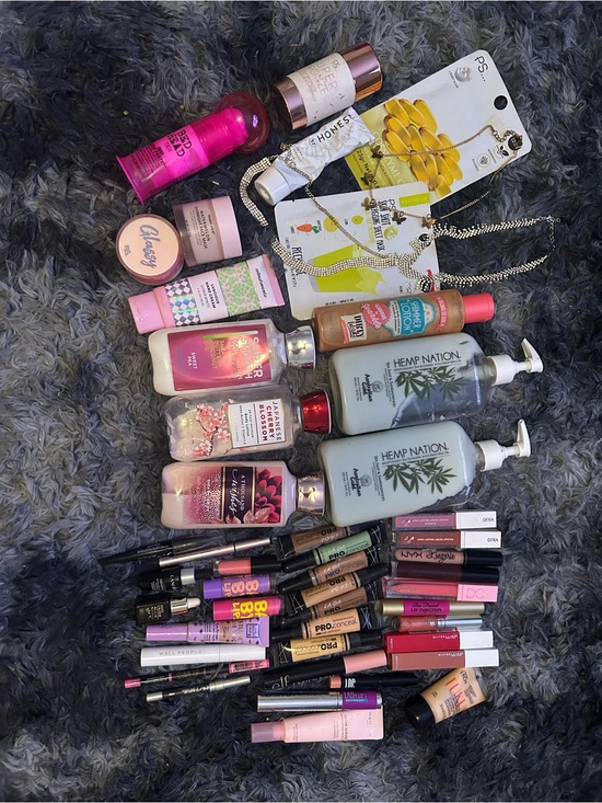 Bath & Body Works Jewelry - Necklaces and Self Care Huge Bundle Lot